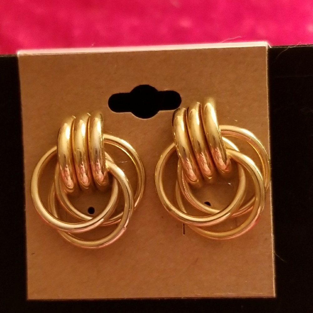 Earrings - Picture 2 of 4